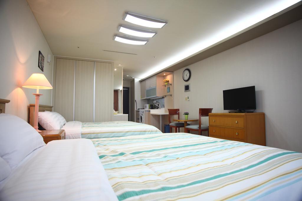 מלון אינצ'ון Crown House מראה חיצוני תמונה