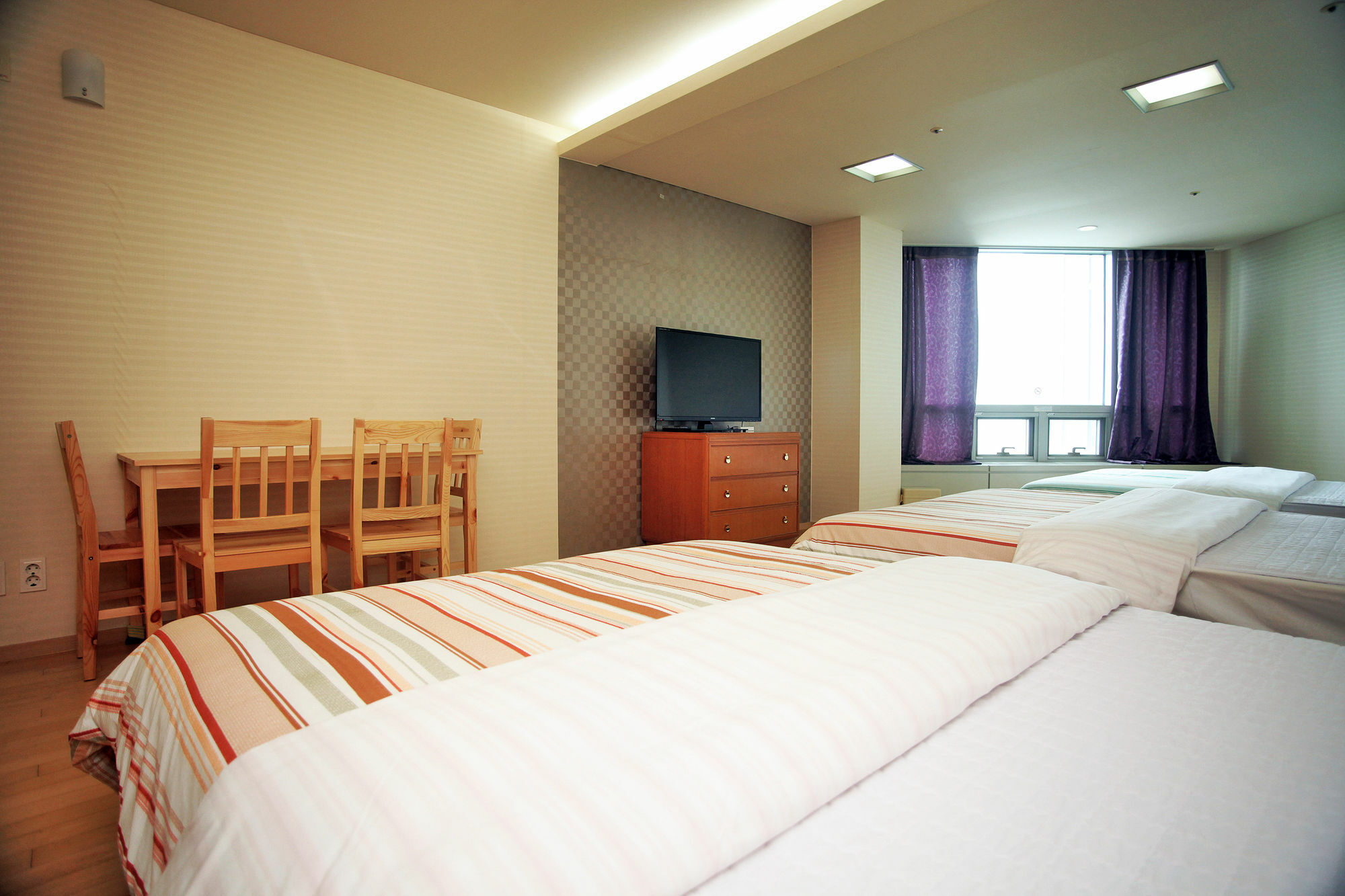 מלון אינצ'ון Crown House מראה חיצוני תמונה