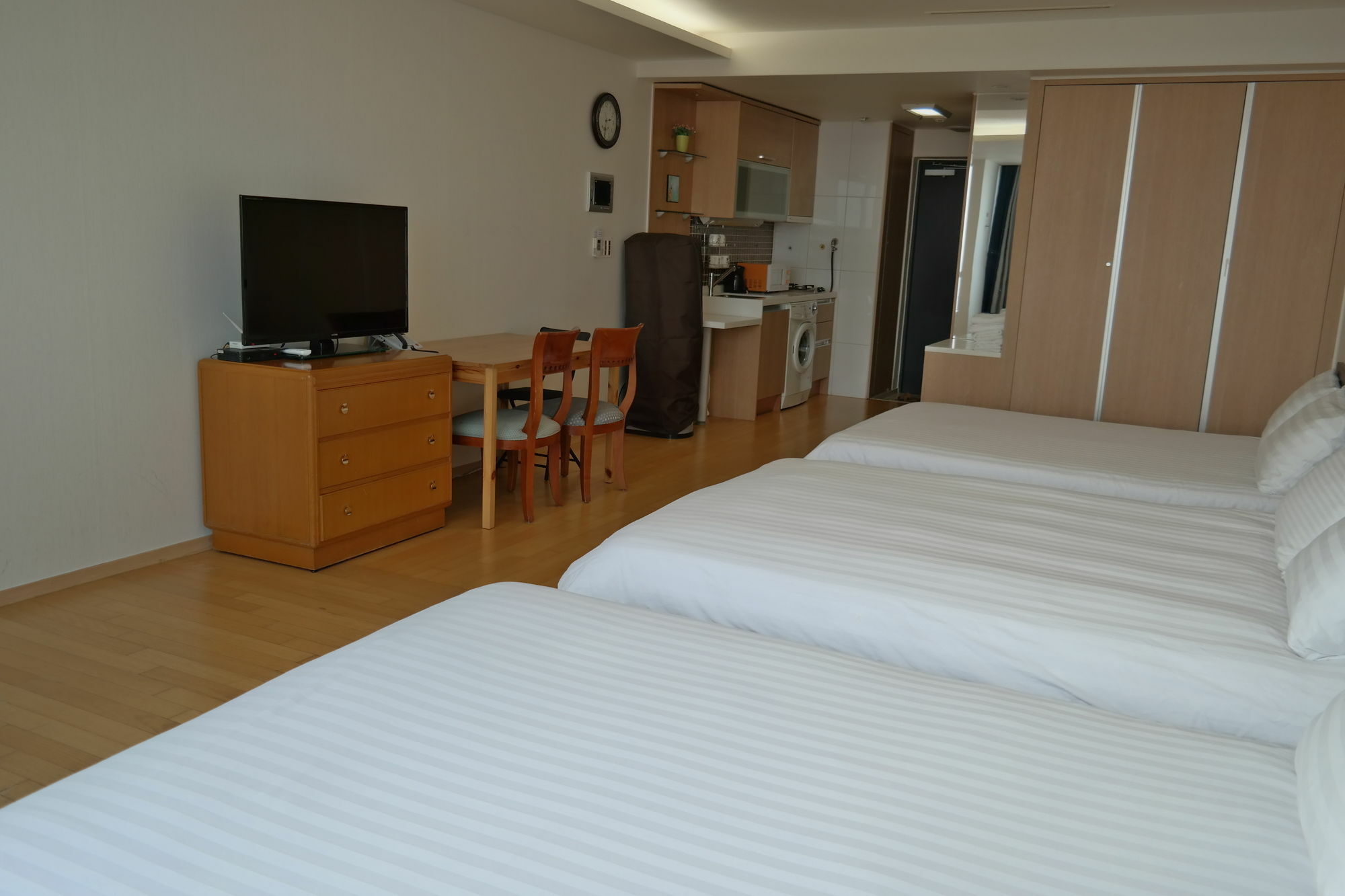 מלון אינצ'ון Crown House מראה חיצוני תמונה